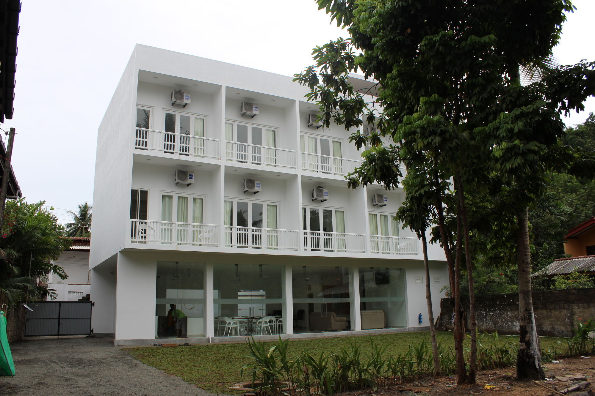 Heaven By O Hotell Unawatuna Exteriör bild